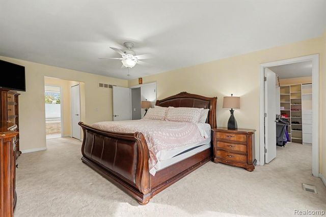 1941 Mapleridge Road, Rochester Hills, MI 48309