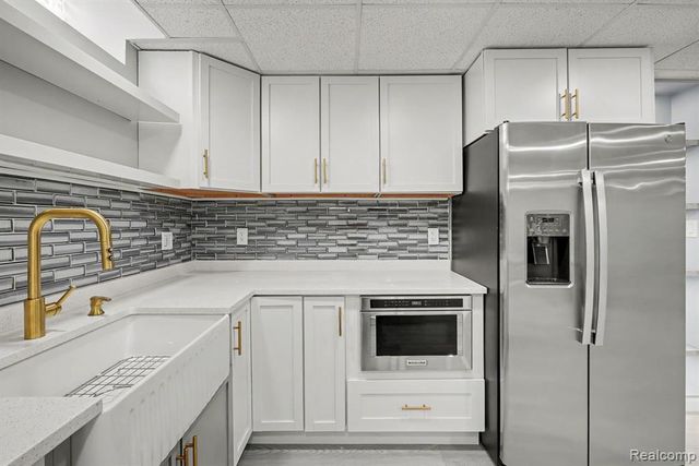 1941 Mapleridge Road, Rochester Hills, MI 48309