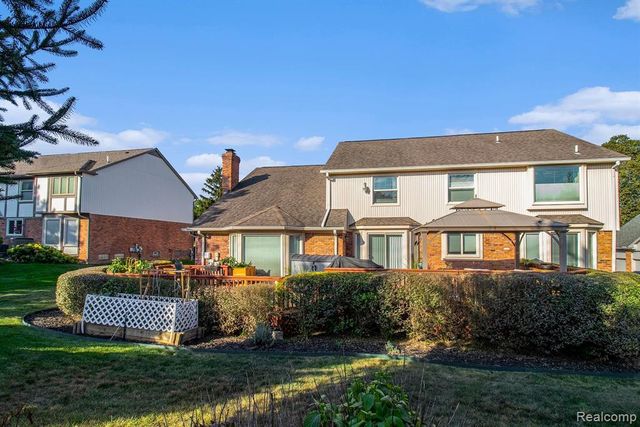 1941 Mapleridge Road, Rochester Hills, MI 48309