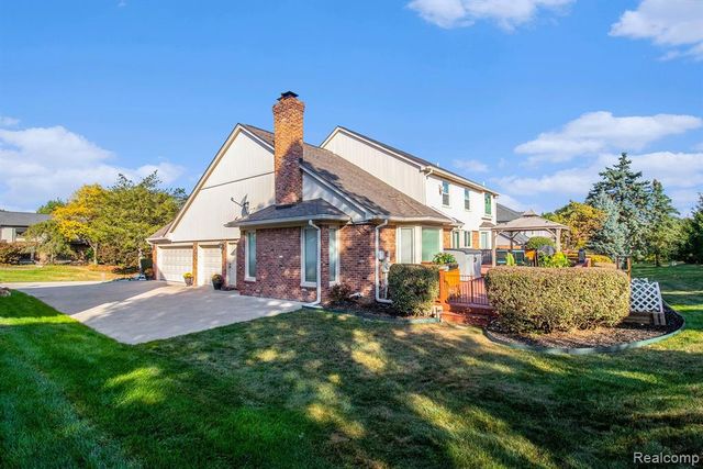 1941 Mapleridge Road, Rochester Hills, MI 48309