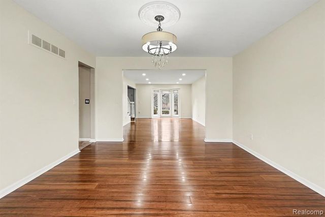 1941 Mapleridge Road, Rochester Hills, MI 48309