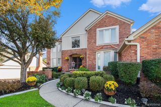 1941 Mapleridge Road, Rochester Hills, MI 48309