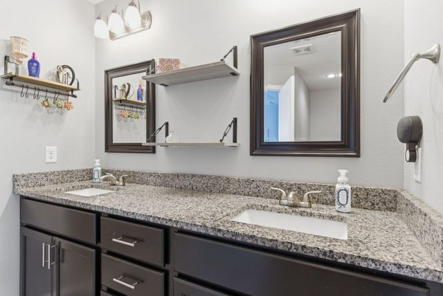 1070 E Lakota Street, Nixa, MO 65714