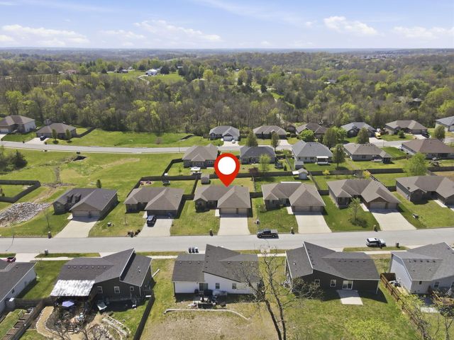 1070 E Lakota Street, Nixa, MO 65714