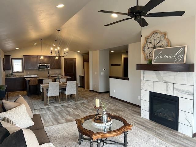 3727 E CALLALILLY LANE, Appleton, WI 54913