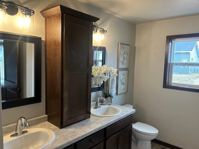 3727 E CALLALILLY LANE, Appleton, WI 54913