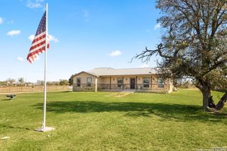 381 Schneider, Seguin, TX 78155
