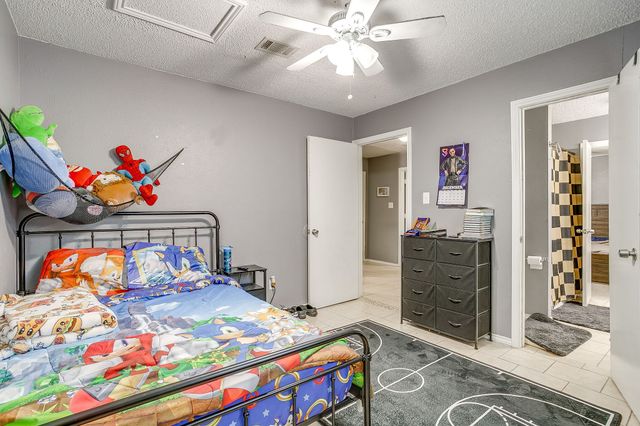 820 Ash Street, Burleson, TX 76028