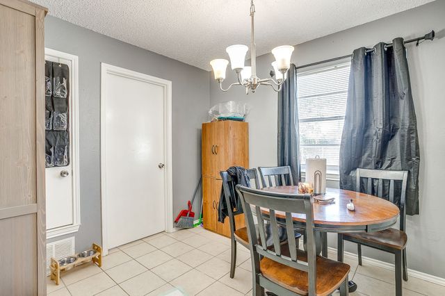 820 Ash Street, Burleson, TX 76028