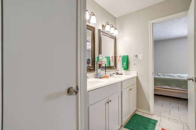 820 Ash Street, Burleson, TX 76028