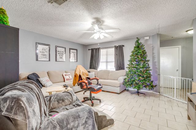 820 Ash Street, Burleson, TX 76028