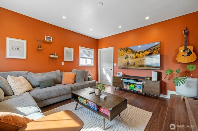 1405 S 27th Street, Mount Vernon, WA 98274