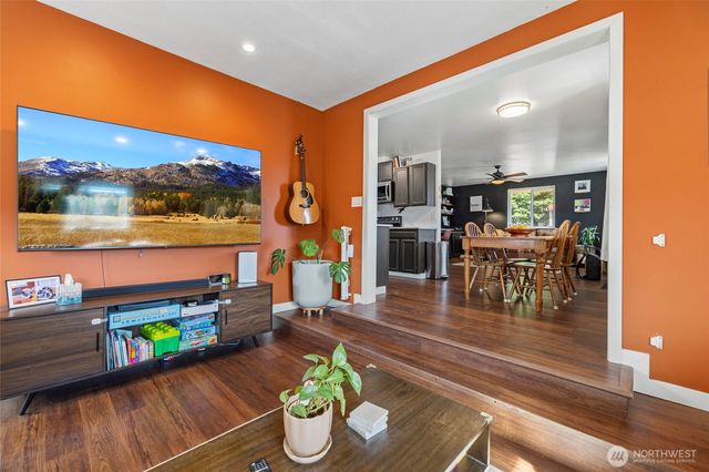 1405 S 27th Street, Mount Vernon, WA 98274