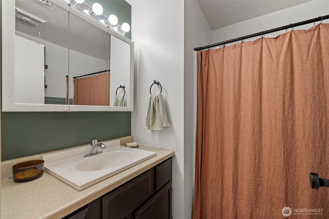 1405 S 27th Street, Mount Vernon, WA 98274