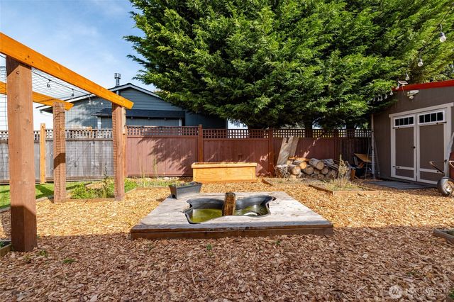1405 S 27th Street, Mount Vernon, WA 98274