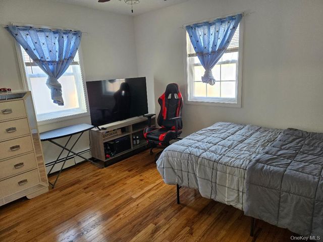 1005 Broadway, Westbury, NY 11590