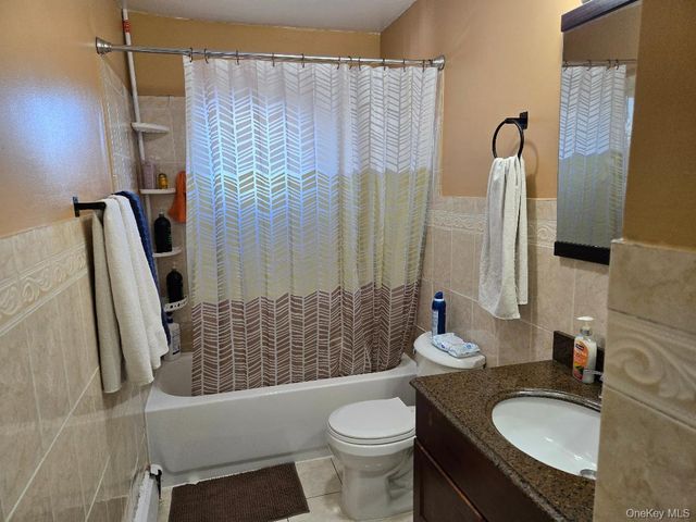 1005 Broadway, Westbury, NY 11590