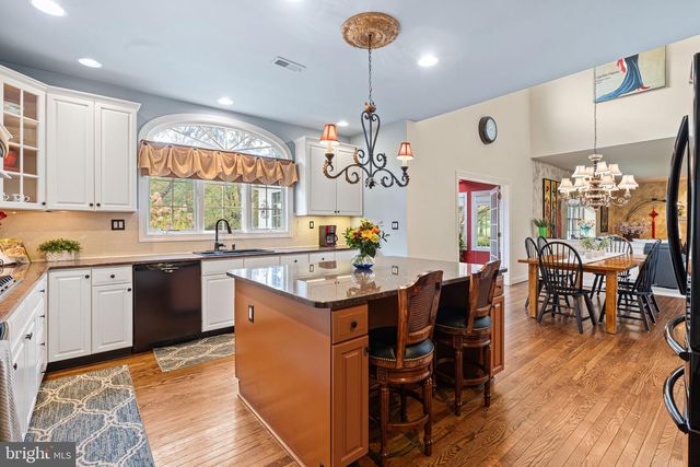 63 WOODSIDE LN, New Hope, PA 18938