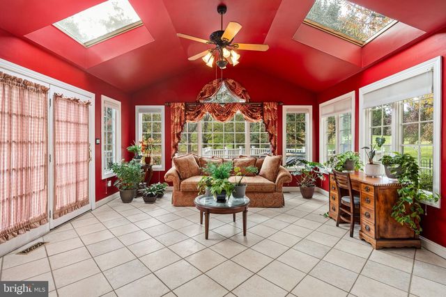 63 WOODSIDE LN, New Hope, PA 18938