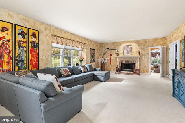 63 WOODSIDE LN, New Hope, PA 18938