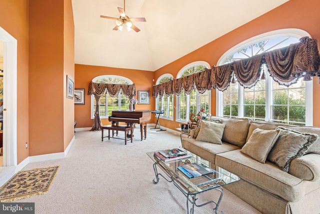 63 WOODSIDE LN, New Hope, PA 18938