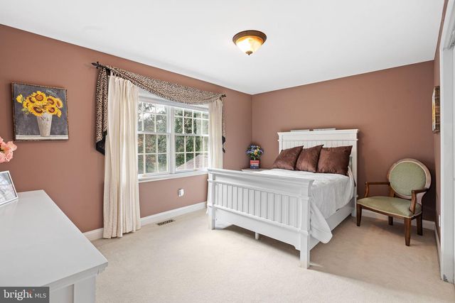 63 WOODSIDE LN, New Hope, PA 18938