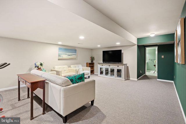 63 WOODSIDE LN, New Hope, PA 18938