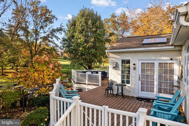 63 WOODSIDE LN, New Hope, PA 18938