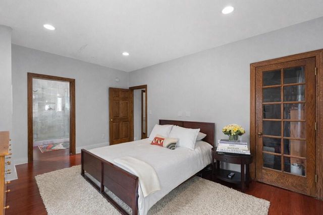 101 W Vine STREET, Milwaukee, WI 53212