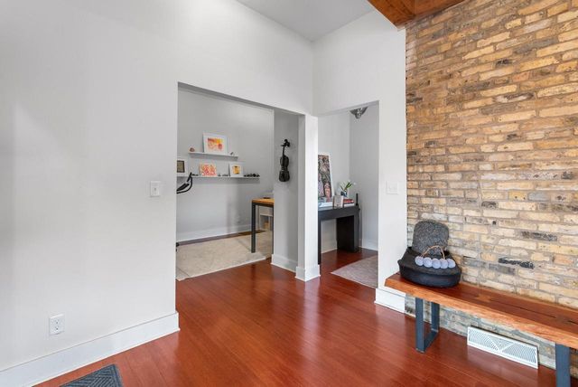 101 W Vine STREET, Milwaukee, WI 53212