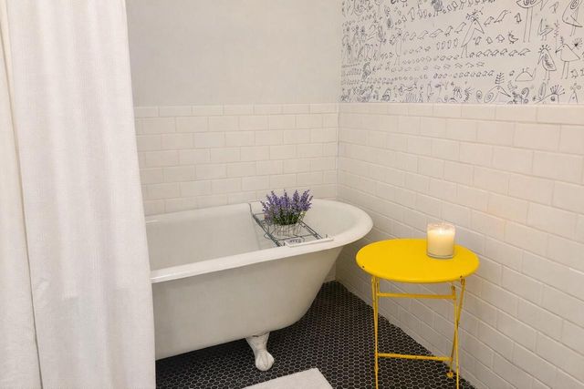 101 W Vine STREET, Milwaukee, WI 53212