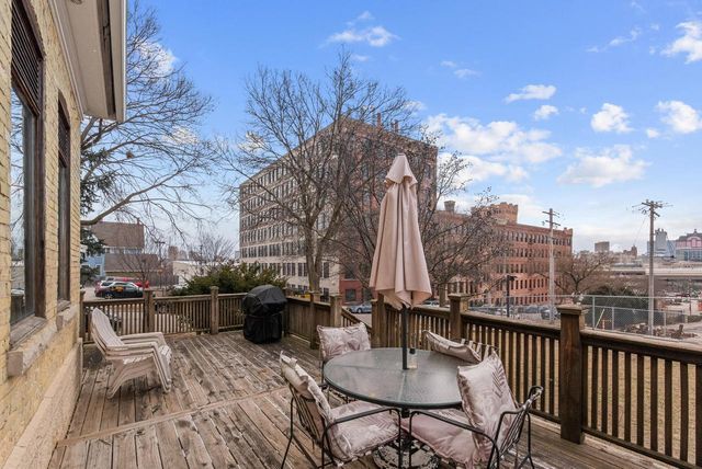 101 W Vine STREET, Milwaukee, WI 53212