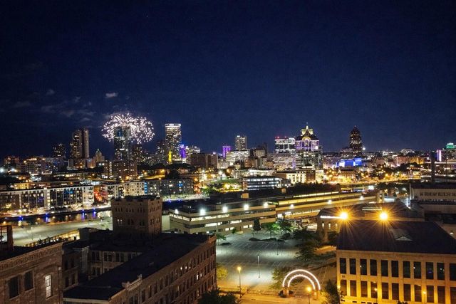 101 W Vine STREET, Milwaukee, WI 53212