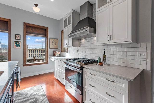 101 W Vine STREET, Milwaukee, WI 53212