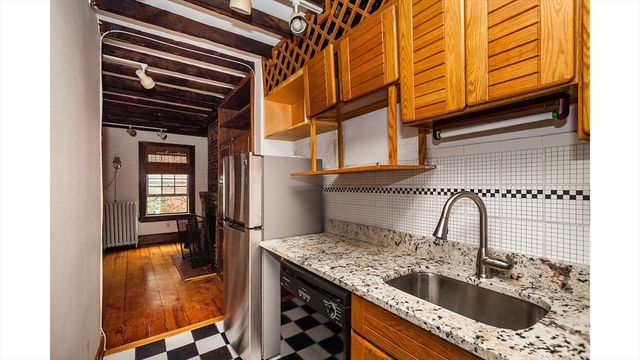 31 Myrtle Street 4, Boston, MA 02114