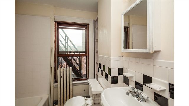 31 Myrtle Street 4, Boston, MA 02114