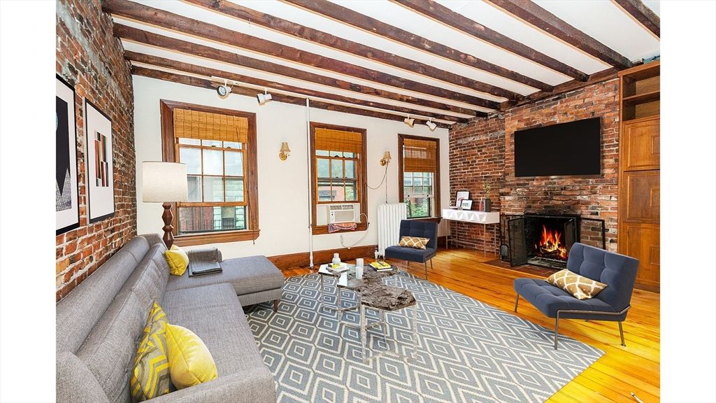31 Myrtle Street 4, Boston, MA 02114