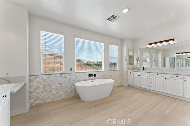 16395 Ridge Field, Riverside, CA 92503