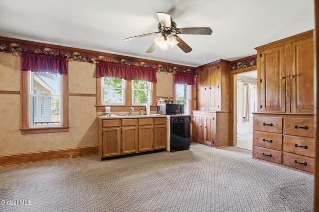 4 Tyler Way, Sand Lake, NY 12196