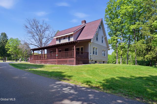 4 Tyler Way, Sand Lake, NY 12196