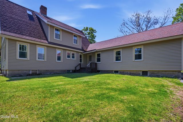 4 Tyler Way, Sand Lake, NY 12196
