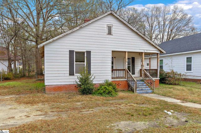 39 Peachtree Street, Clinton, SC 29325