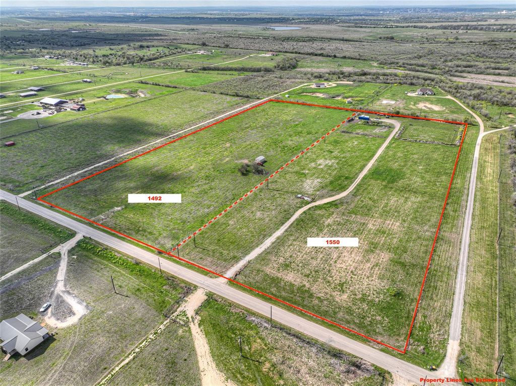 1492 Scull RD, San Marcos, TX 78666