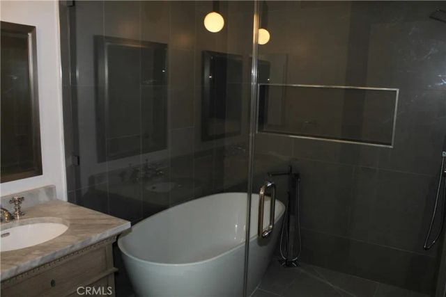 32679 Seagate 201, Rancho Palos Verdes, CA 90275