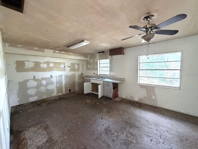14741 12TH STREET, Dade City, FL 33523