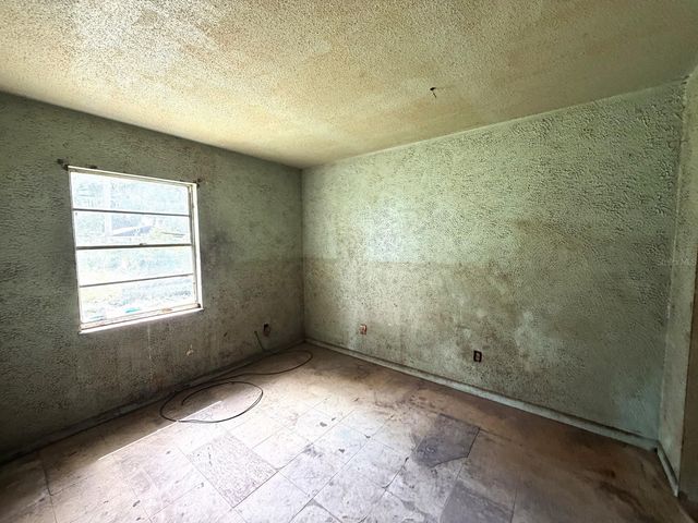 14741 12TH STREET, Dade City, FL 33523