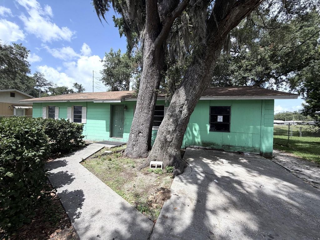 14741 12TH STREET, Dade City, FL 33523
