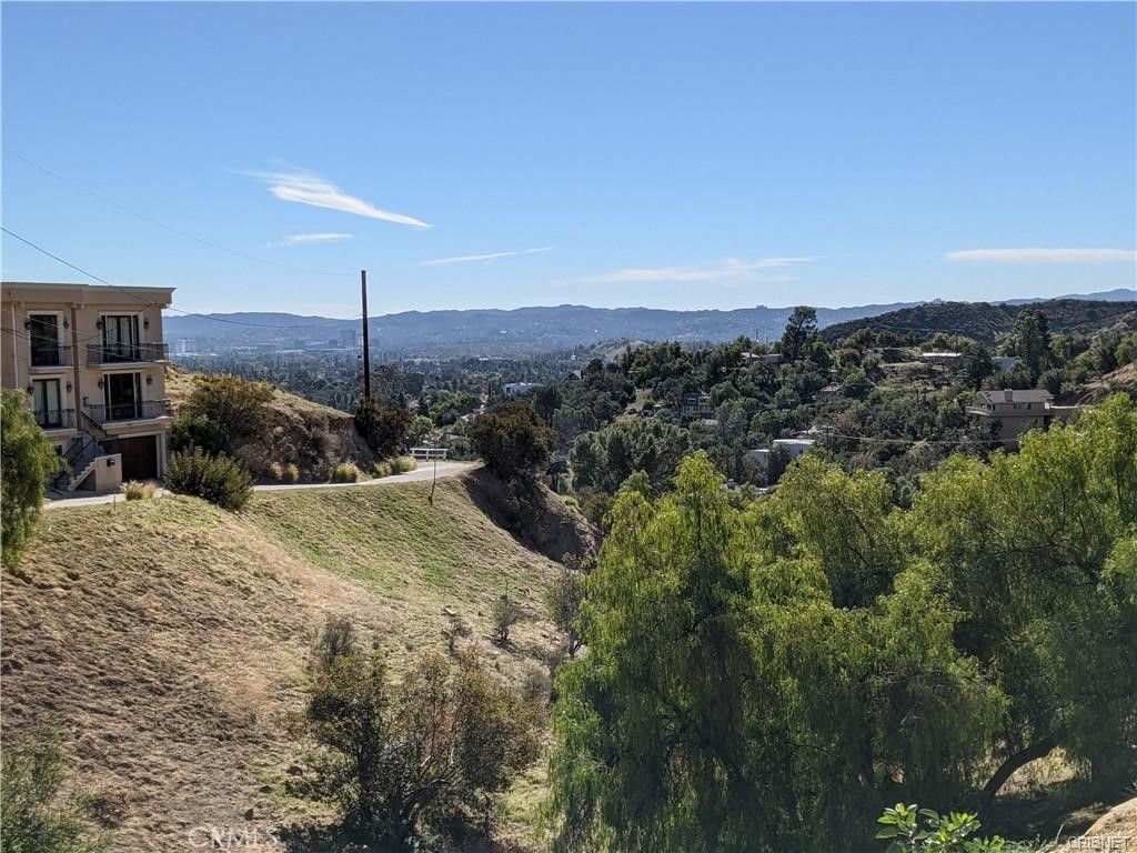 8554 HILLCROFT Drive, West Hills, CA 91304 — photo 2
