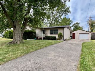 903 Rainbow View, Urbana, IL 61802