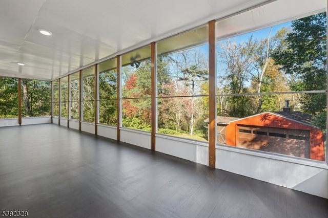 5 Weatherhill Rd, Readington Twp., NJ 08833